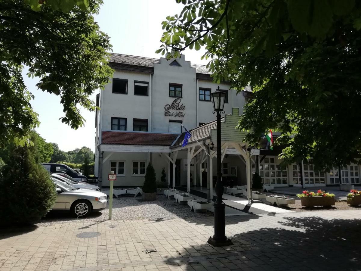 Siesta Club Apartman Harkan Exterior foto