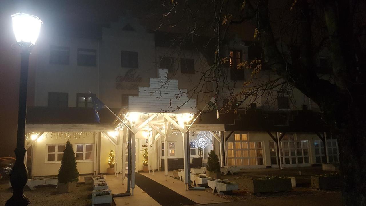 Siesta Club Apartman Harkan Exterior foto