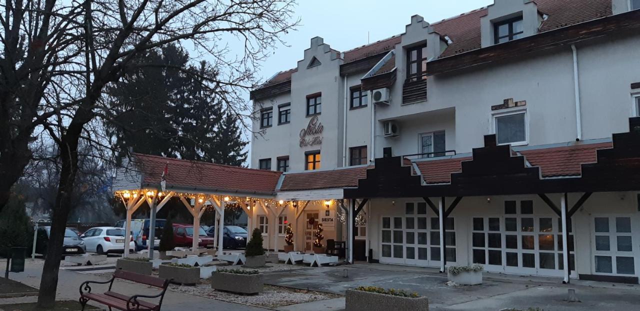Siesta Club Apartman Harkan Exterior foto